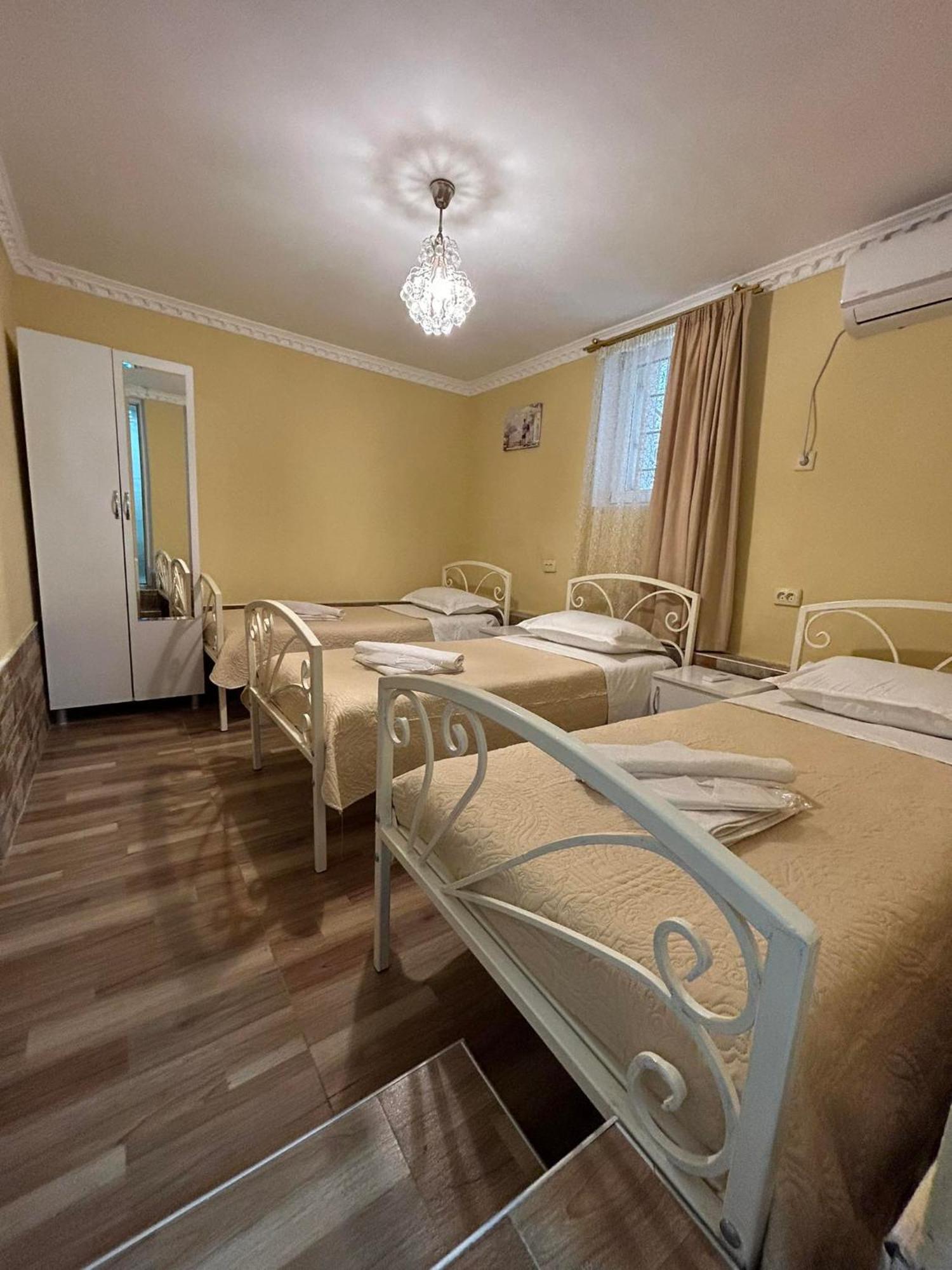 Orchidea Guest House Kutaisi Esterno foto
