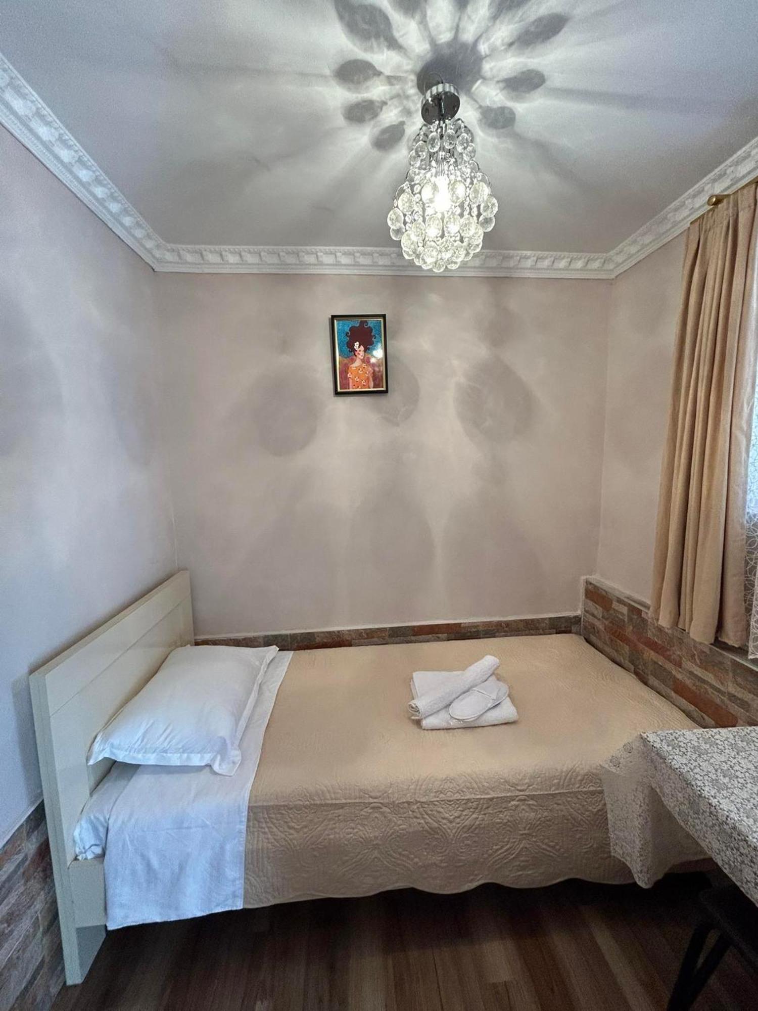 Orchidea Guest House Kutaisi Esterno foto
