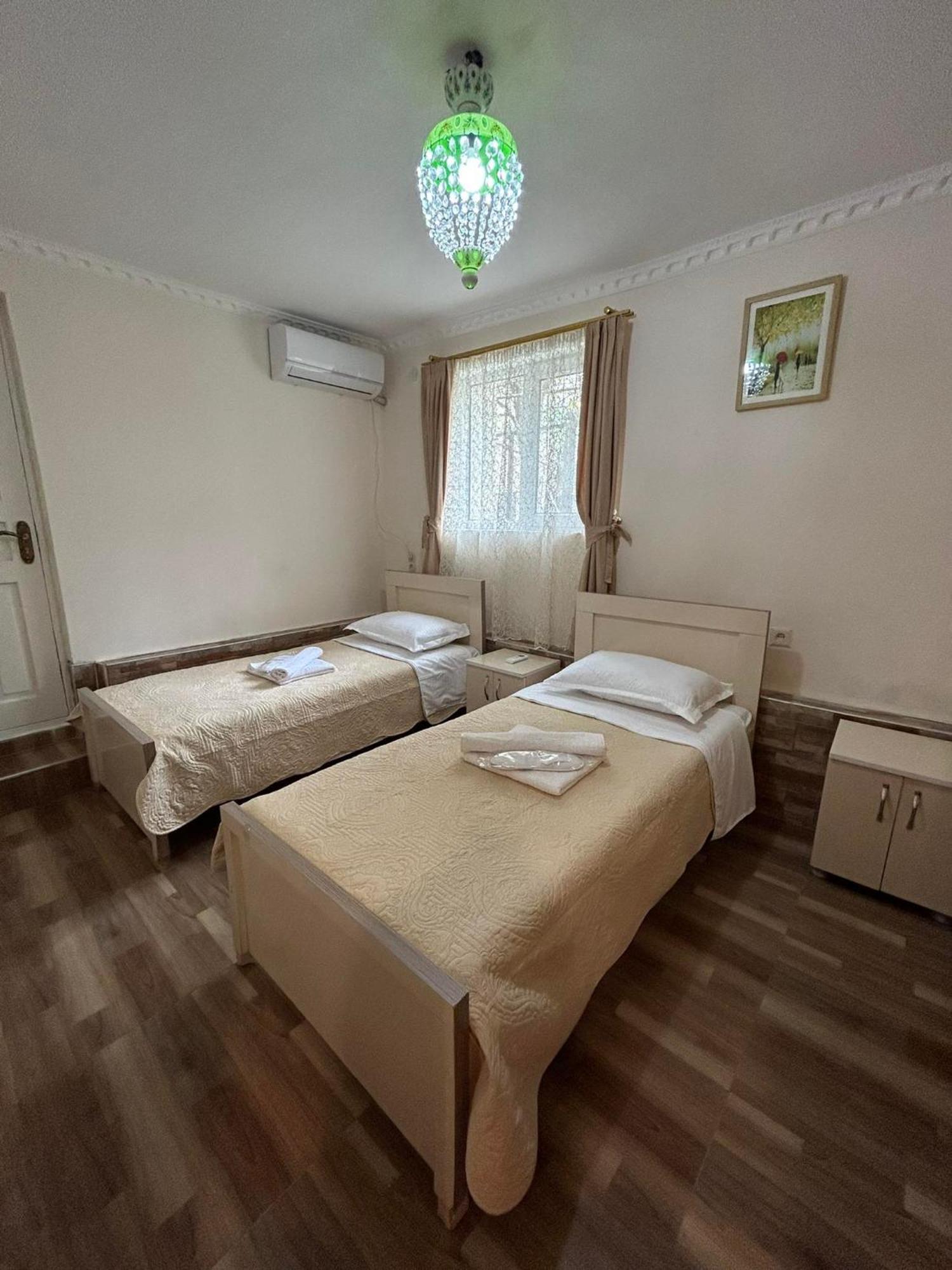 Orchidea Guest House Kutaisi Esterno foto