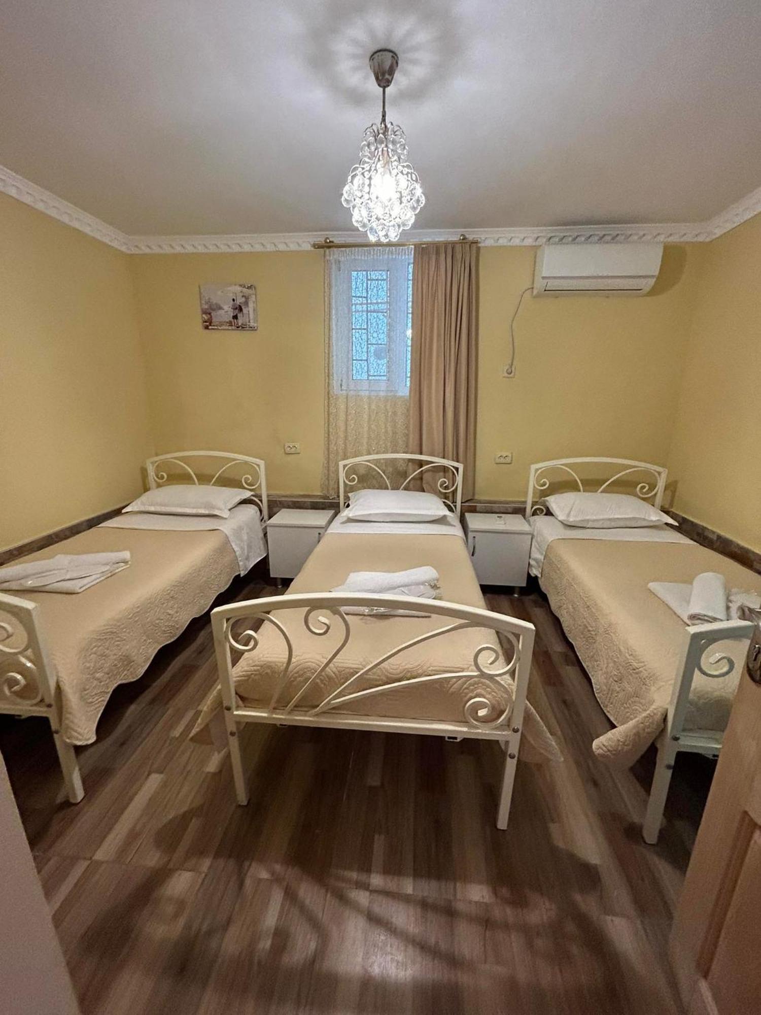 Orchidea Guest House Kutaisi Esterno foto